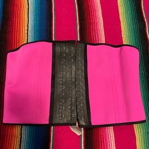 Pink waist trainer size 42